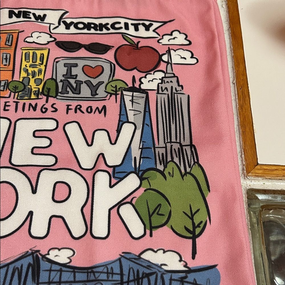 New York City Pink Tote Bag - Picture 3 of 4